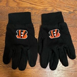Embroidered Men’s Bengals Gloves